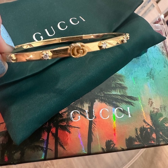 Gucci GG Running Diamond Bangle - Picture 2 of 4